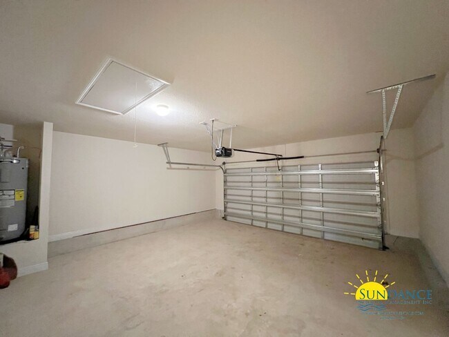 Building Photo - Stunning 4 Bedroom Home in Willow Creek Pl...