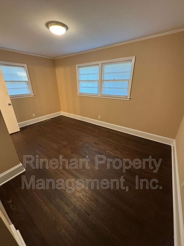 Building Photo - 1042 Westover Cir