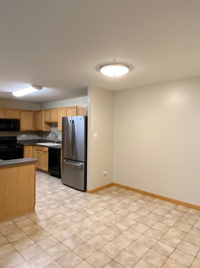 Building Photo - 2735 Canyon Dr