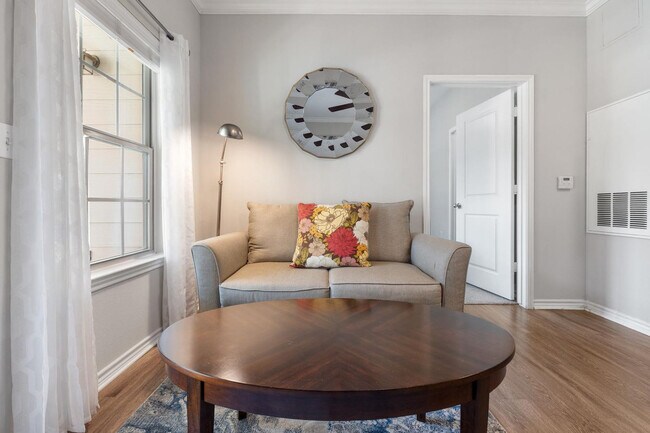 Building Photo - 5511 Pecan Spgs Rd