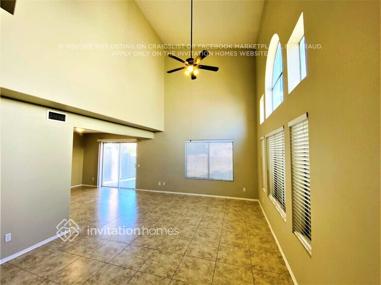 Building Photo - 250 W Juniper Ave