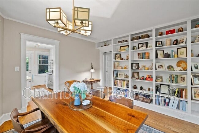 Building Photo - 23 E Walnut St