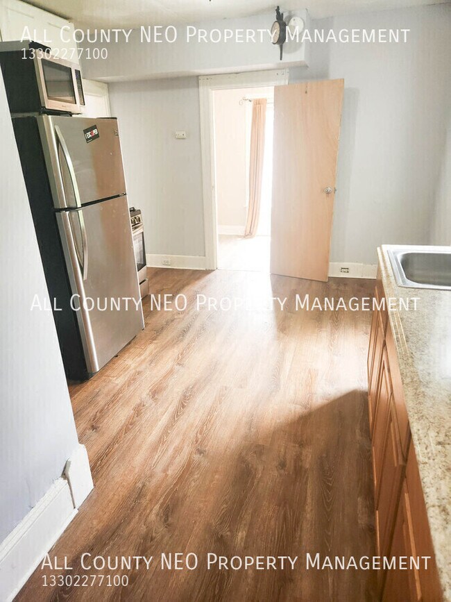 Building Photo - 2044 W 44th St
