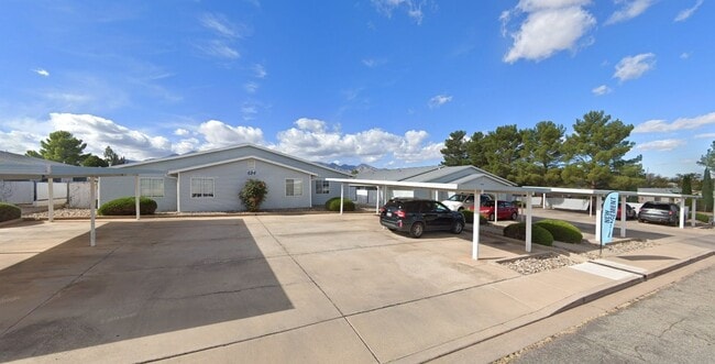 Building Photo - The Vistas at Sierra Court