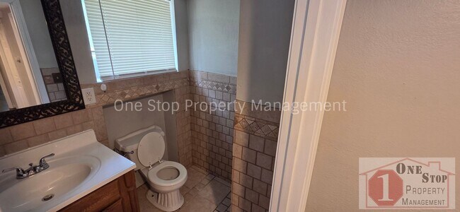 Building Photo - 2111 N 49th St
