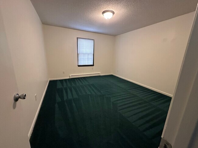 Building Photo - 100 Robbins Ave