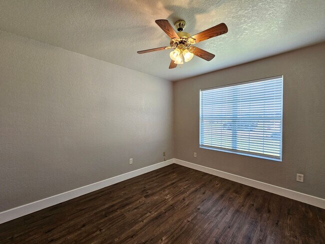 Building Photo - 5106 Holster Dr