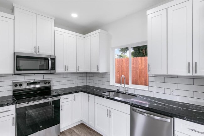 Building Photo - 7750 Wachtel Way