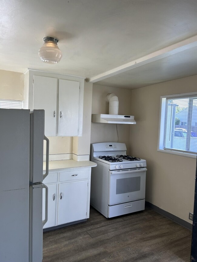 Building Photo - 517 Dawn Dr