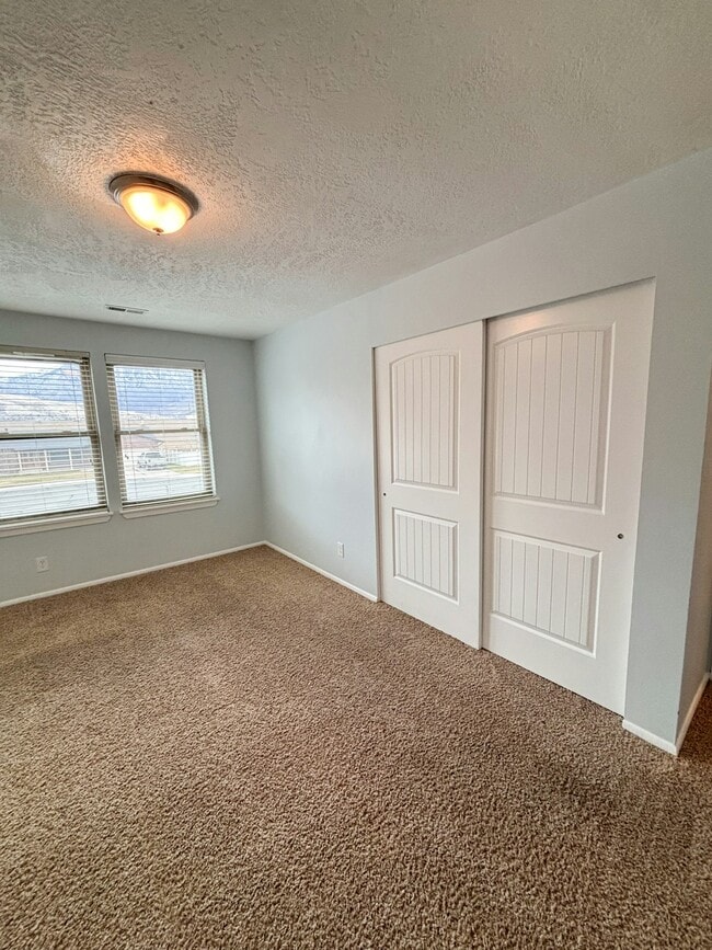 Building Photo - 1657 N 645 W St