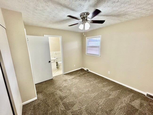 Building Photo - Newly Remodeled 4-Bedroom, 3-Bath with Fin...