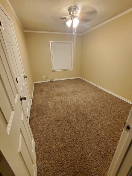 Building Photo - 2420 Bradford St