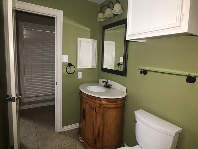 Building Photo - 3Bed/2Bath In Cimarron now Available!