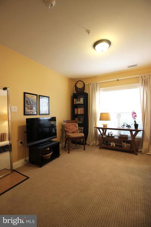 Building Photo - 421 N George Mason Dr