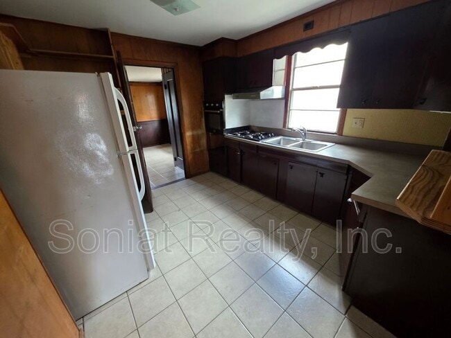 Building Photo - 4917 Iberville St