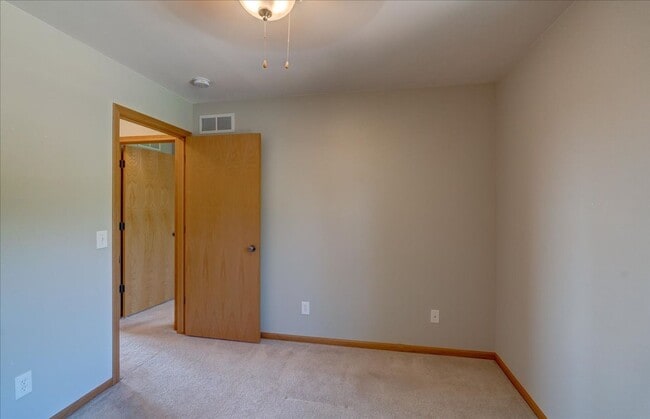 Building Photo - 4735 Valor Way