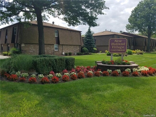 Building Photo - 138 New Holland Village