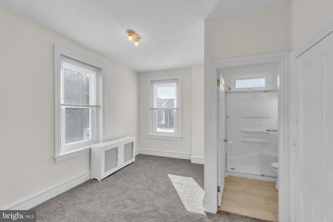 Building Photo - 459 Martin St