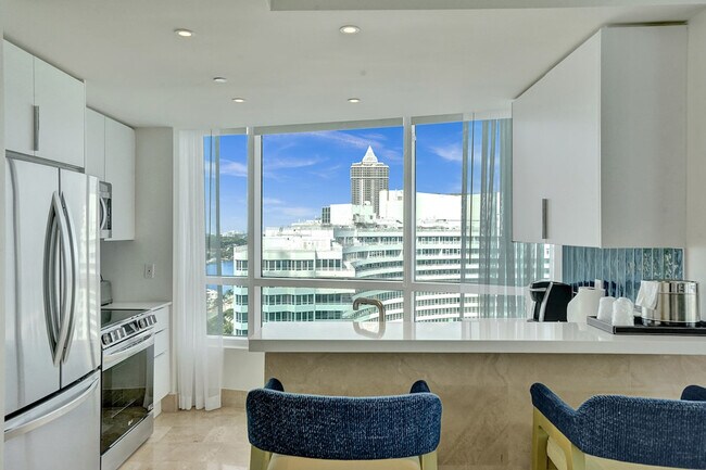 Building Photo - 4401 Collins Ave