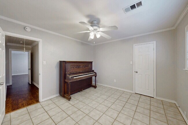 Building Photo - 1407 Skrivanek Ct
