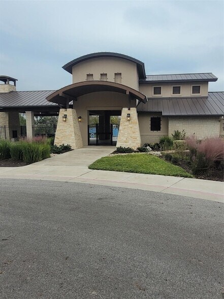 Building Photo - 121 Tall Grass Dr