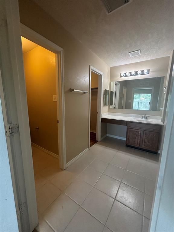 Building Photo - 5214 Ginseng Dr