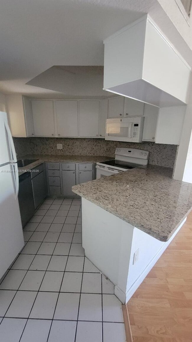 Building Photo - 8215 Lake Dr