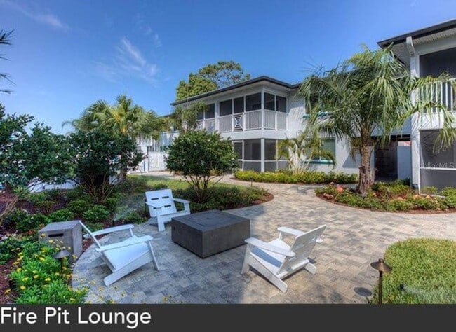 Building Photo - 1824 Shore Dr S