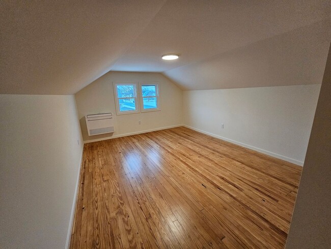 Building Photo - 616 N Washington St