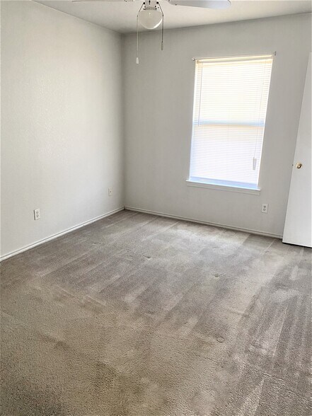 Building Photo - 1706 Windward Dr