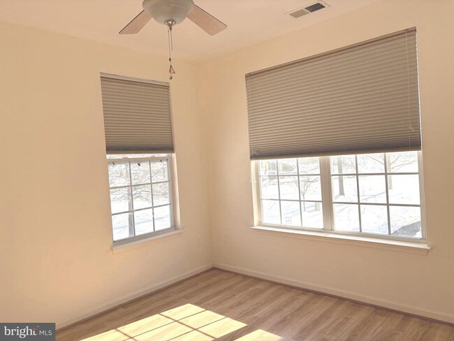 Building Photo - 11565 Cavalier Landing Ct