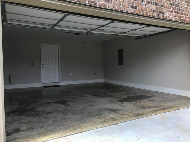 Building Photo - 2240 Murphys Chapel Dr