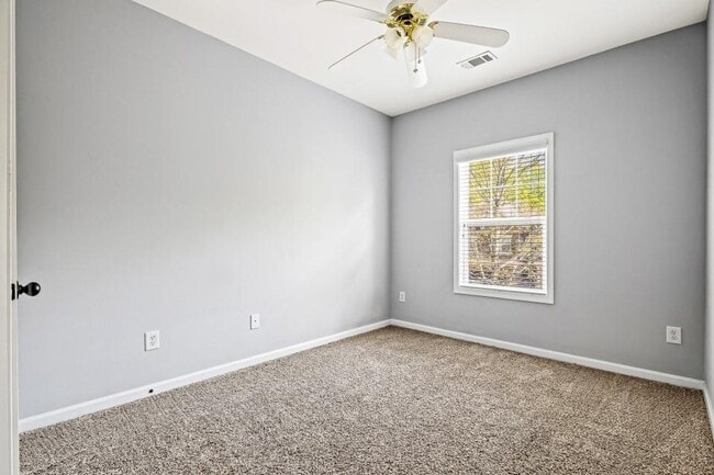 Building Photo - 2872 Cross Creek Dr