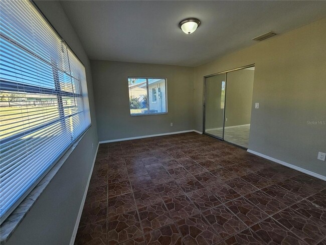 Building Photo - 1621 17th St E