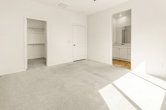 Building Photo - 29752 Wolf Glen Ct