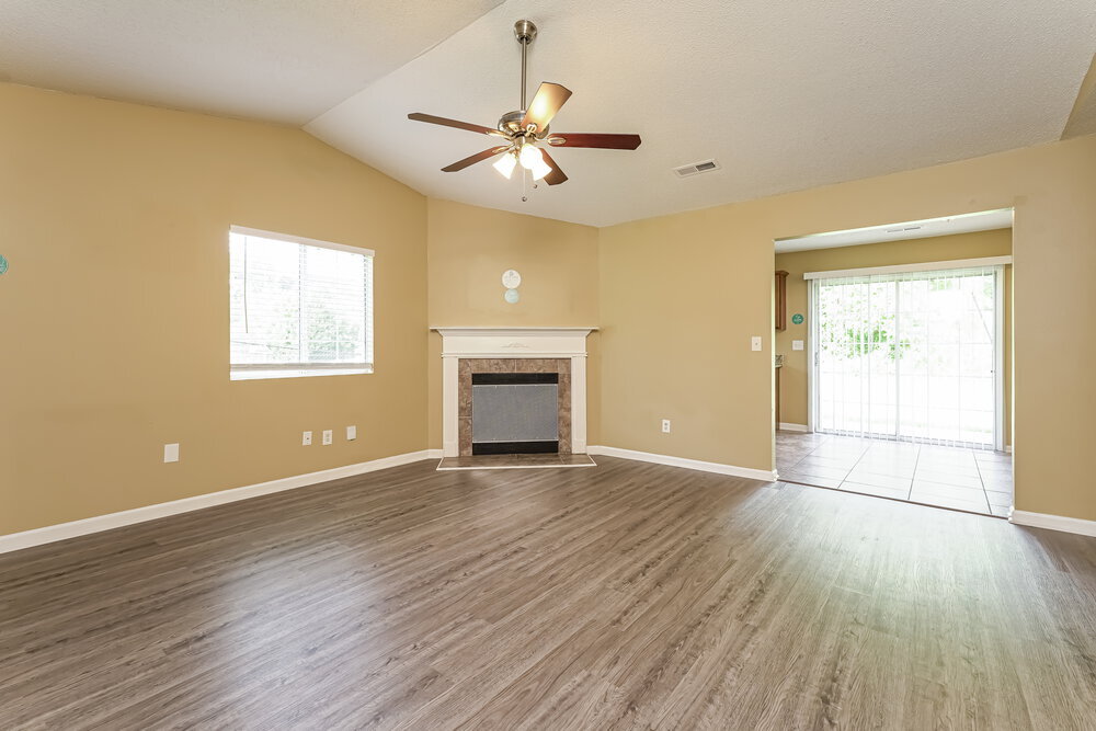 Building Photo - 2650 Stratford Lake Rd