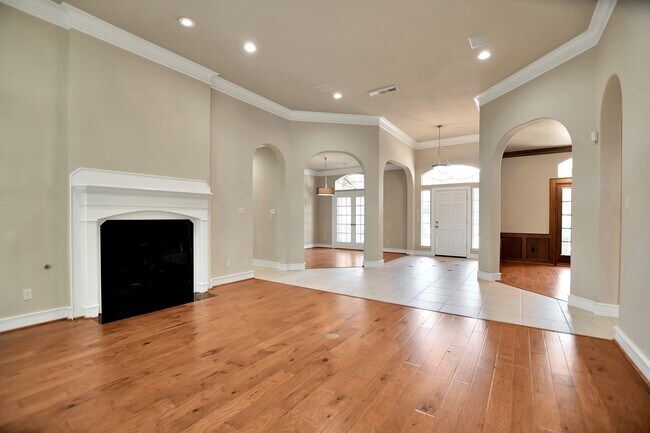 Building Photo - 6615 Butler Oaks Ct