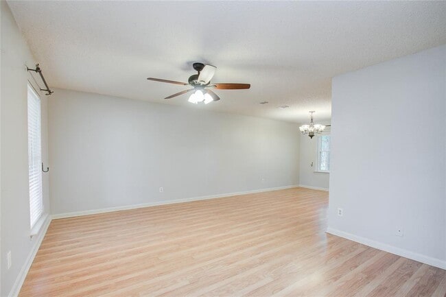 Building Photo - 7803 Maple Brook Ln