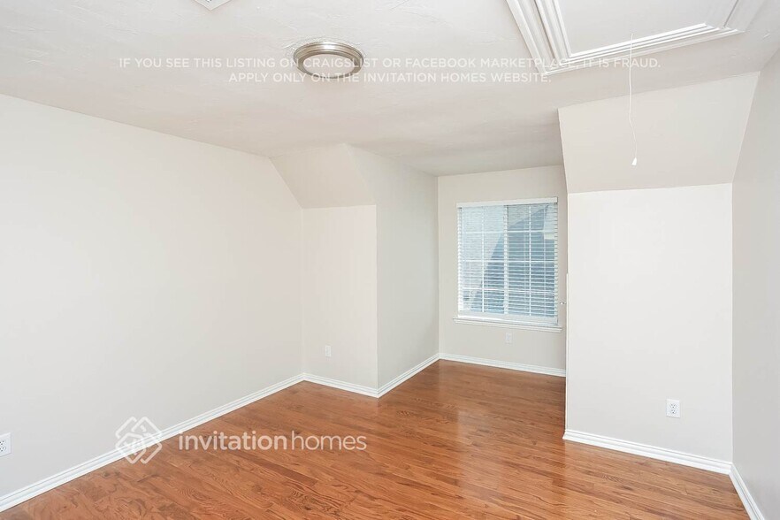 Building Photo - 808 Olde Towne Dr