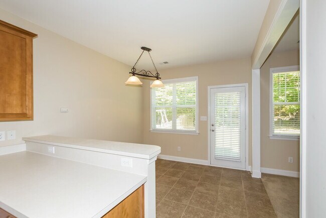 Building Photo - 2645 Winding River Dr