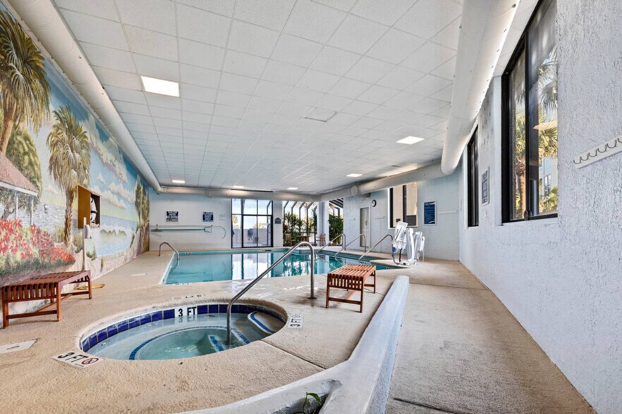Building Photo - 5523 N Ocean Blvd
