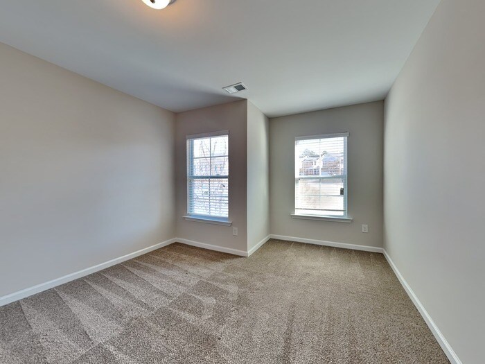 Building Photo - 428 Hawkeye Ct