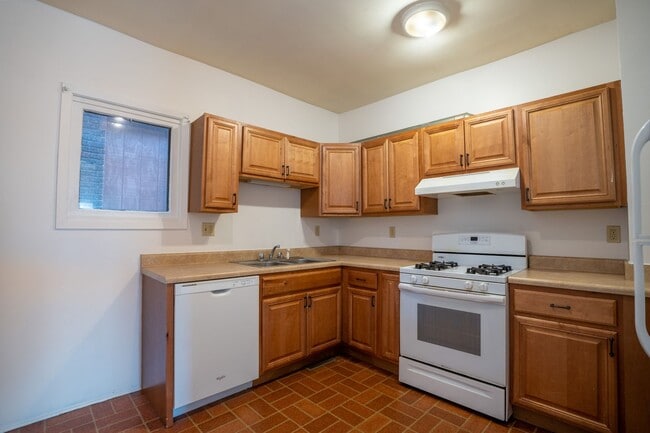 Building Photo - 919 Plum St