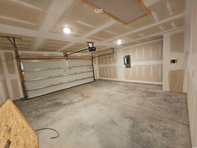 Building Photo - 370 Jeff Waters Cir
