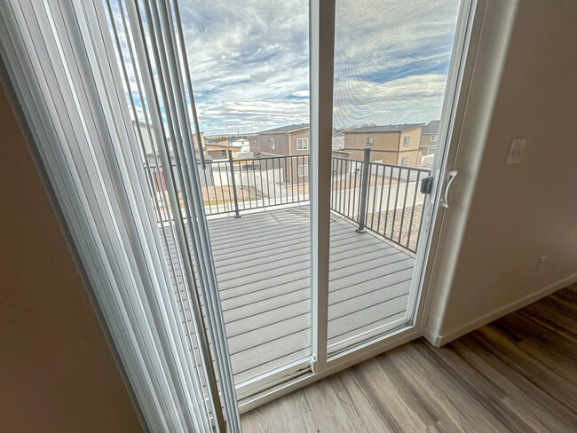 Building Photo - 1633 Elsie Jean Trl