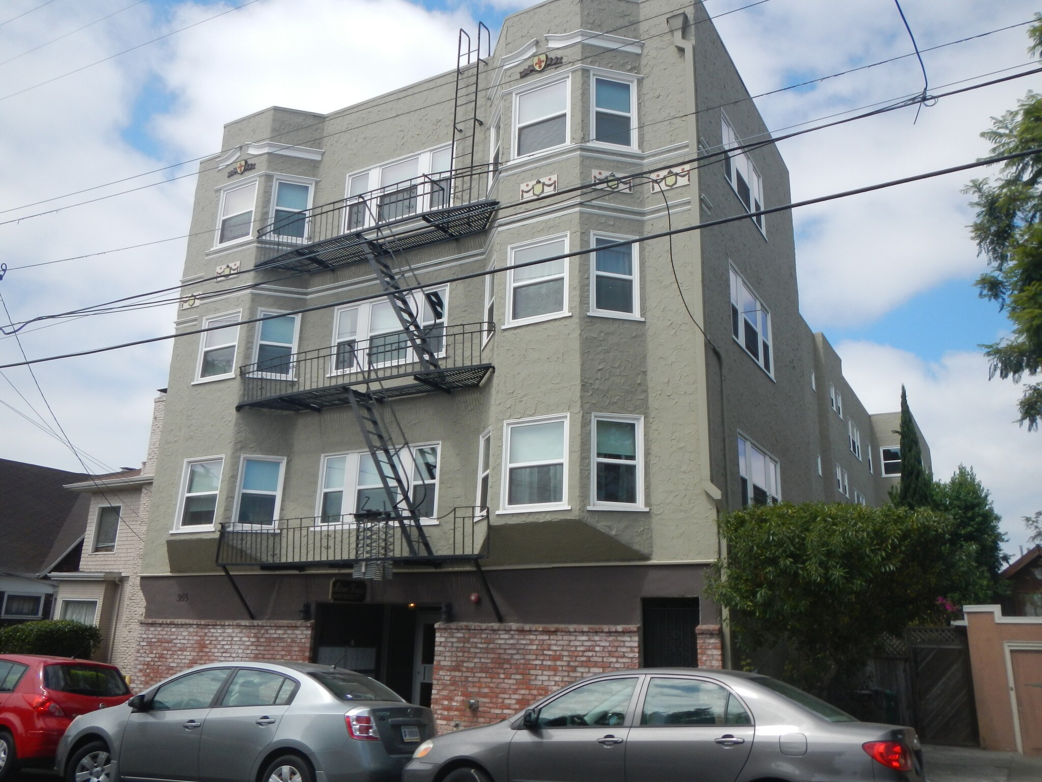 Building Photo - 365 Hanover Ave