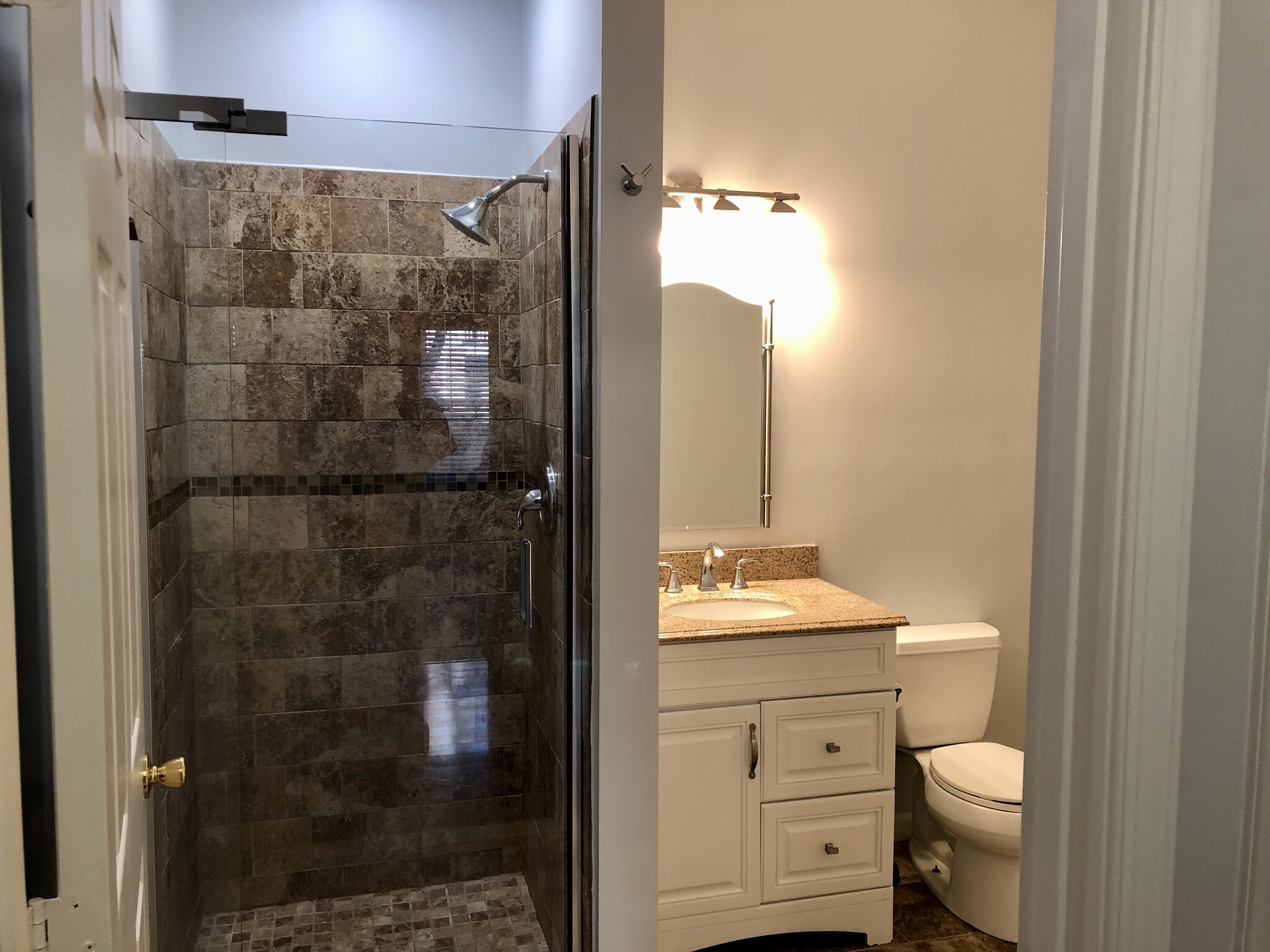 Separate Tiled Shower - 9413 Groffs Mill Dr