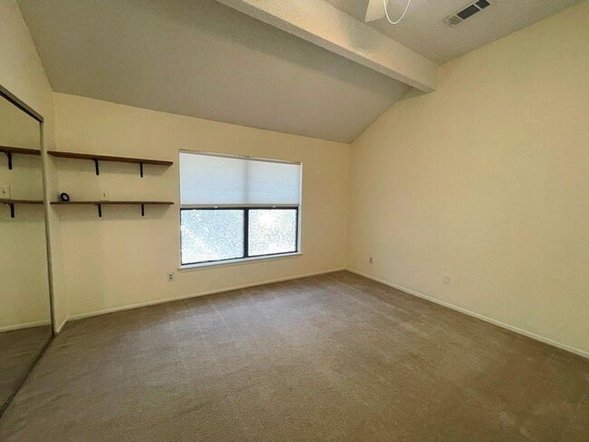 Building Photo - 2-bedroom 2 full bathroom condo in desirab...
