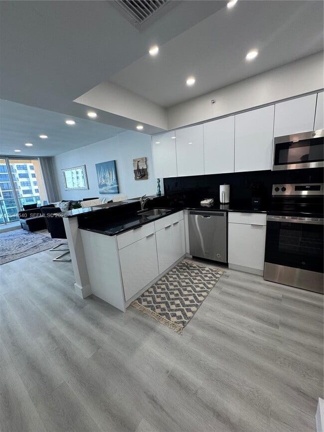 Building Photo - 2501 S Ocean Dr
