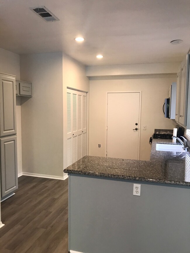 Building Photo - Condo at the Bordeaux Gated Community 3bed...